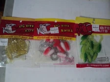 30 - PACKS BIG BITE BAITS 2 INCH RING TRIPLE TIP GRUBES (MIXED COLORS) NIP