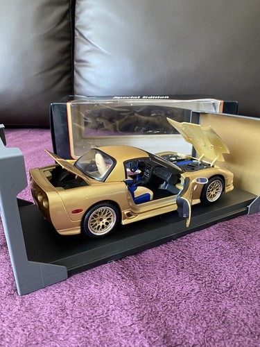 Maisto 1:18 31657 Guldstrand Signature Edition Corvette 2003 – Rare Metal Gold - Picture 16 of 24