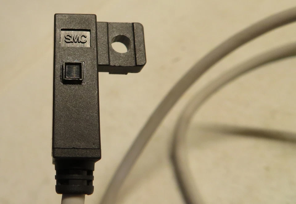 SMC D-F7PSAPC NEW Old Stock Auto Switch w/ Connector Prewired D-F7P No Packaging - Image 2 of 4