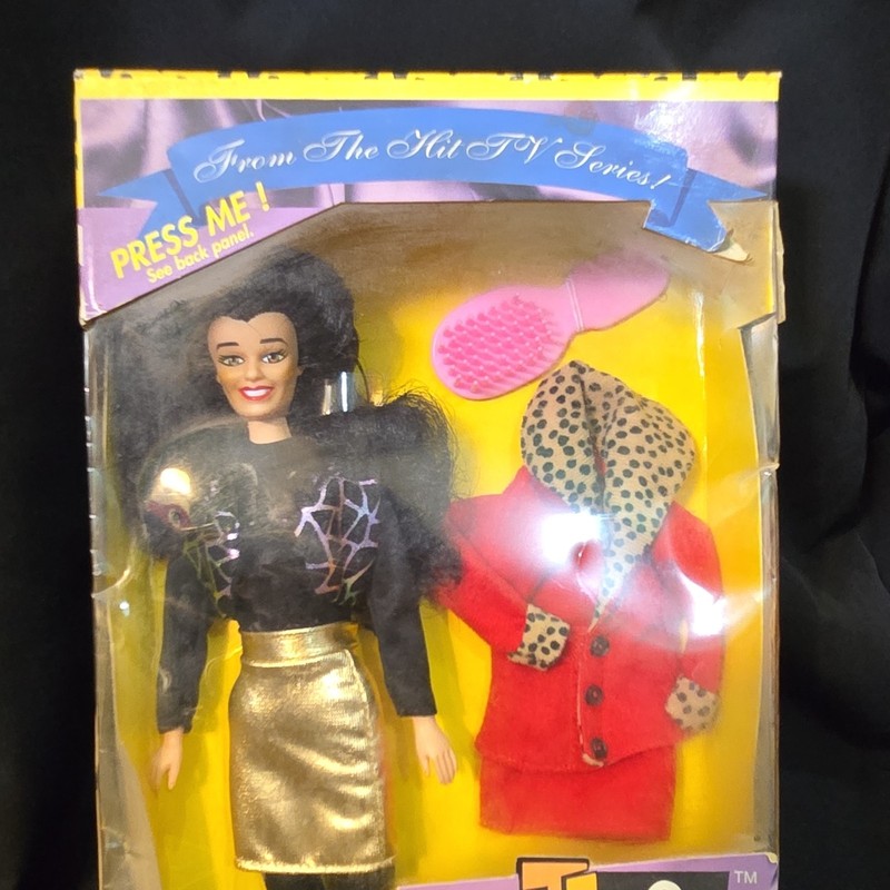The Nanny TV Series Talking Doll w/ Red Outfit & Pink Hair Brush Ages 3+ #40298