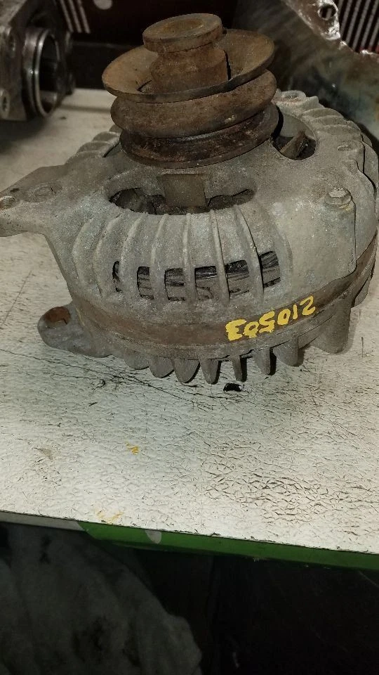 1968 年普利茅斯 Fury 318 V8 交流发电机 — 第 3/4 张图片