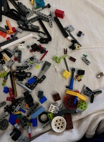 LEGO LOT w/ Star Wars Rathtar Escape & Technic  RANDOM  1.3 LBS Parts & Pieces