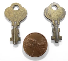 VTG Skeleton Keys Lot Of 2 Flat Antique Cabinet Lock Trunk Small Matched Set GUC