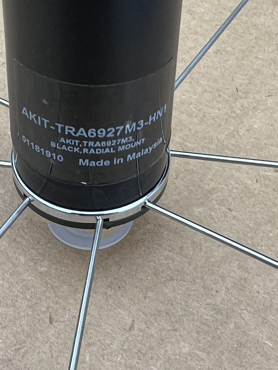 Laird Connectivity AKIT-TRA6927M3-HN1 Black Radial Mount Laird Connectivity AKIT-TRA6927M3-HN1 Black Radial Mount