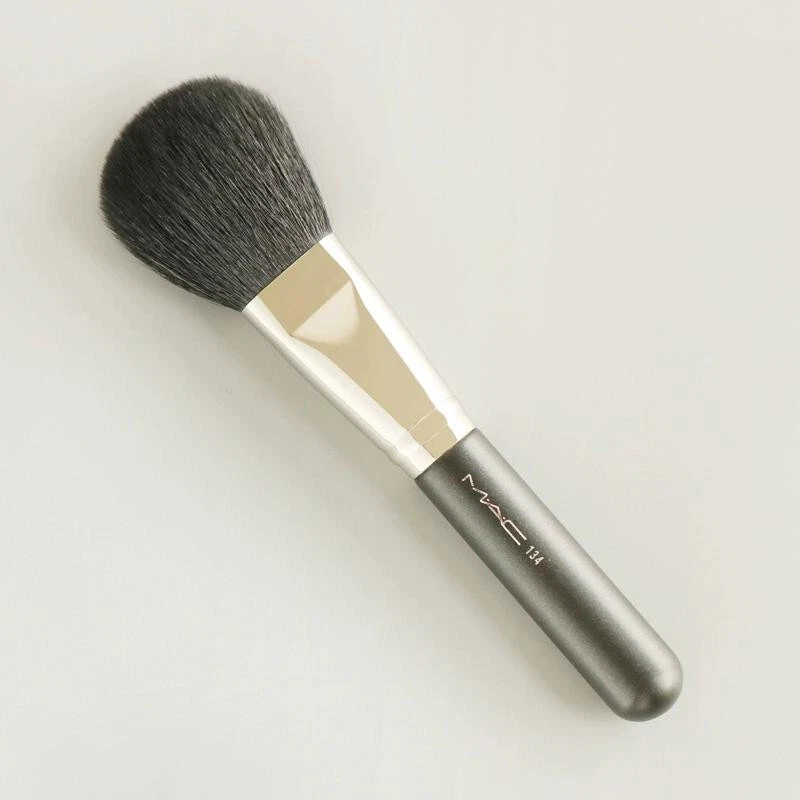 MAC 134 Large Powder Brush Natural Hair Face Brush