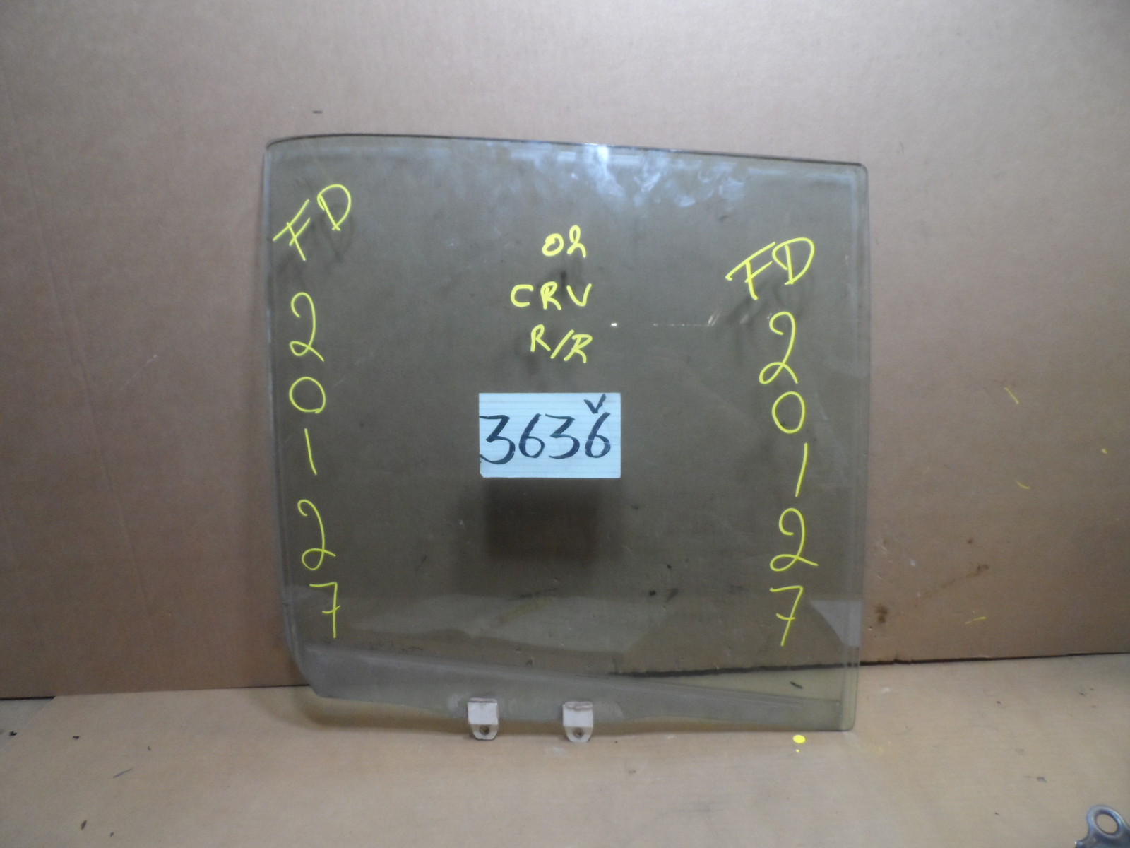 97 98 99 00 01 Honda CR-V REAR PASSENGER Side Door Glass USED #3636-V