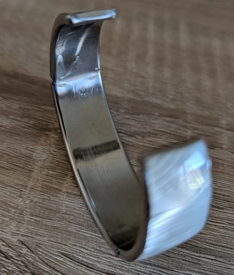 Brazalete Brazalete Moda Madreperla Iridiscente Tono Plata Foto 4 de 4