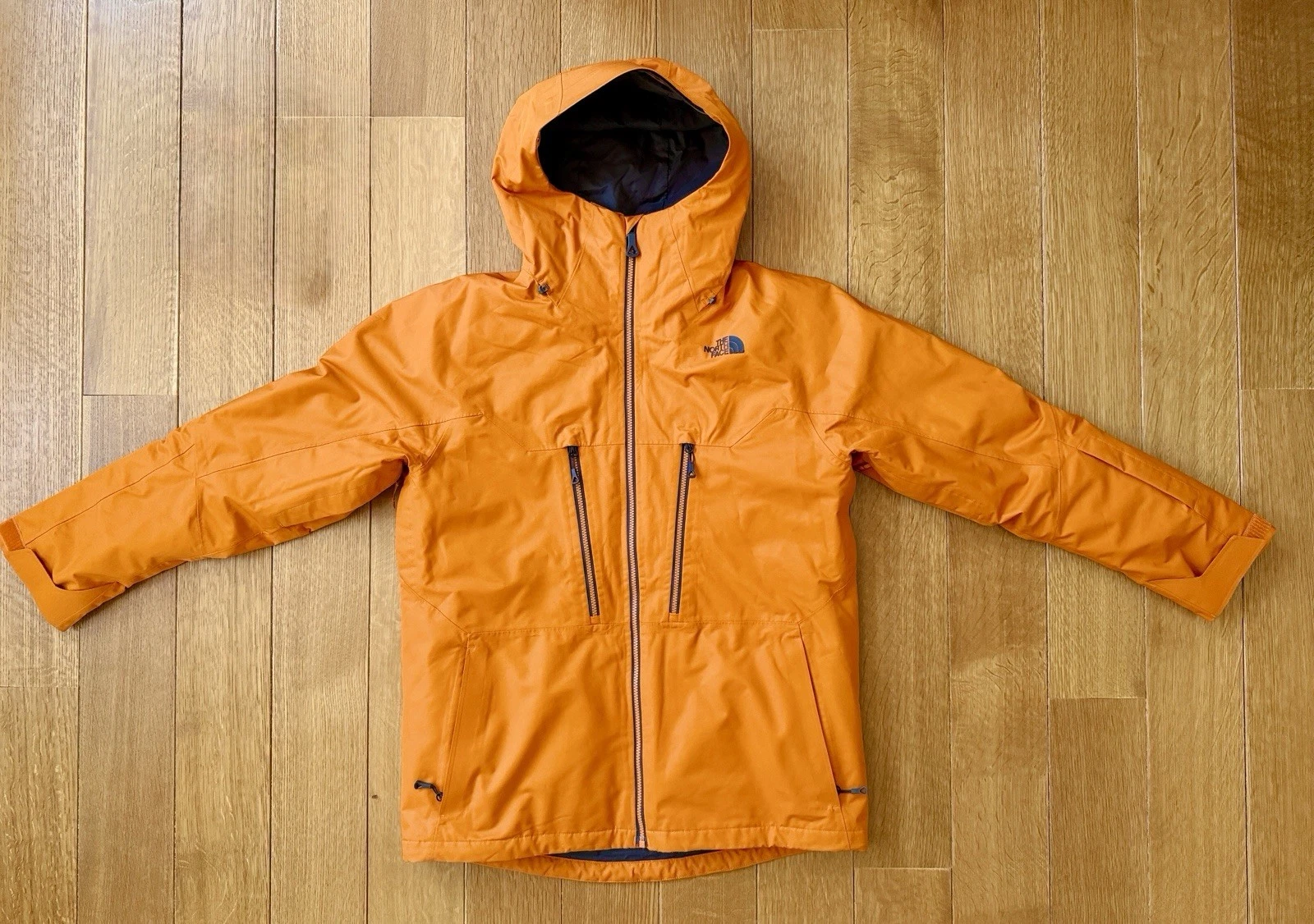 The North Face Men’s THERMOBALL™ Snow Triclimate® Jacket L
Opens in a new window or tab