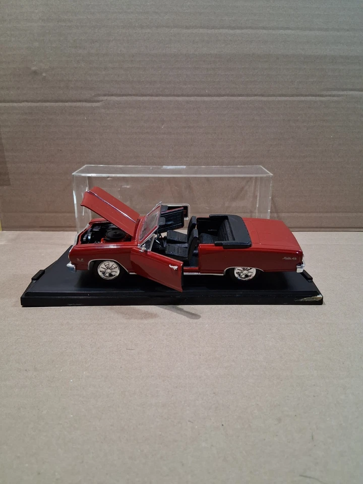 1965 Chevy Chevelle Malibu SS 396 Z-16 Red Convertible 1:24 SAICO  - Image 2 of 4