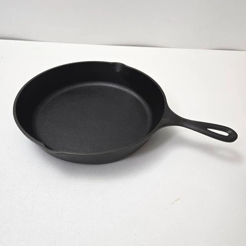Vintage 10.5" Lodge Cast Iron Skillet 8SK Double Spout Restored & Seasoned