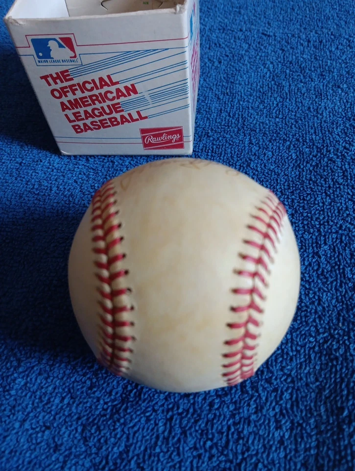 OFFICIAL AMERICAN LEAGUE BASEBALL SIGNED BY JOHNNY MIZE Baseball Hof Yankees - Image 4 of 4