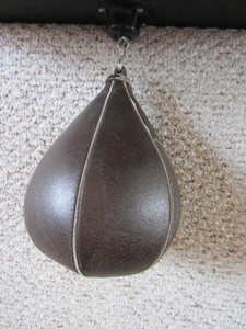  LEATHER "QUICK PUNCH" BAG WITH ROUND CEILING MOUNT