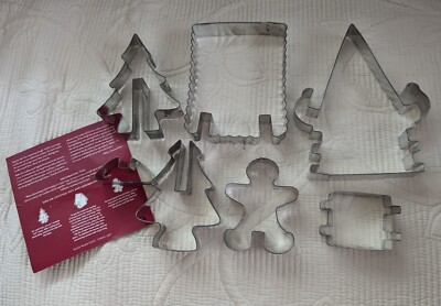 Williams-Sonoma GINGERBREAD HOUSE w/ 3-D COOKIE CUTTERS + Recipe & Instructions