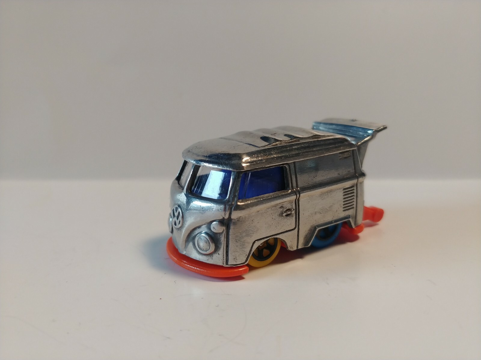 hot wheels volkswagen kool kombi