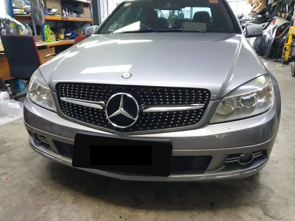 Grill For Mercedes Benz 2008-2014 C-Class W204 C300 C350 Front Grille W/Emblem - Image 4 of 4