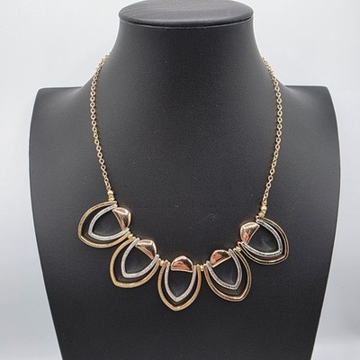 Nro Womens Gold Tone Chain Link With Two Tone Pendant Bib Statement Necklace 22''