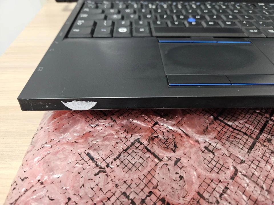 Samsung 400B - i5-2450M - 4GB Ram - No Storage - Image 3 of 4