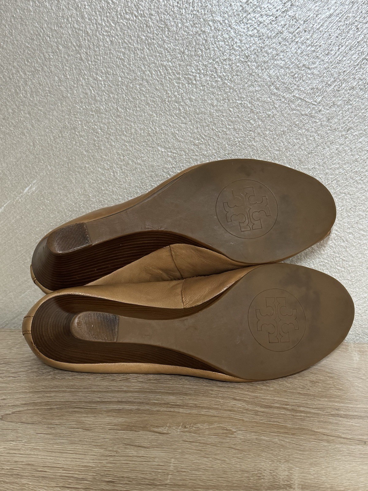 Tory Burch Size 8M Tan Leather Peep-Toe Wedge Pumps thumbnail 9
