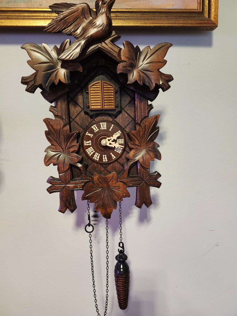 木製カッコウ時計 ダークブラウン made in west Garmany Cuckoo Clock, Traditional Black Forest Handcrafted Wooden Quartz