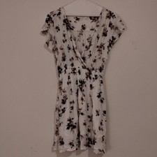 Mind Code Women's Size Small White Floral Criss Cross Front Short Sleeve Dress