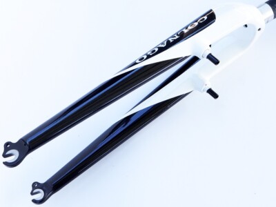 Fourche Carbone Colnago V-Frein 1-1/8 Po - Route 700c - Blanc/noir - 690g