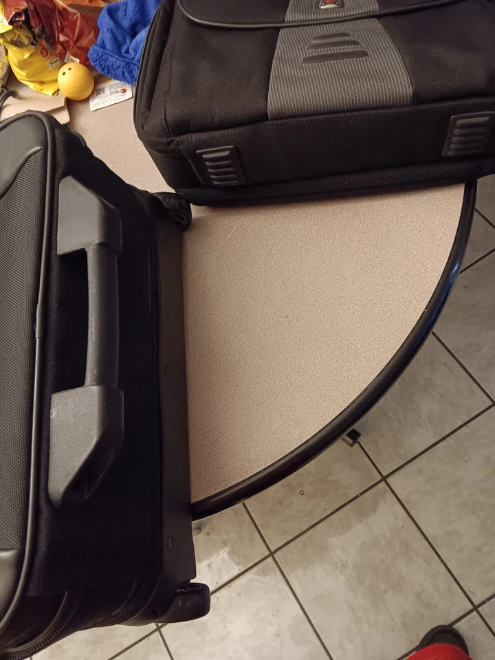 Paquete de funda para portátil y rueda Wenger  Foto 3 de 4