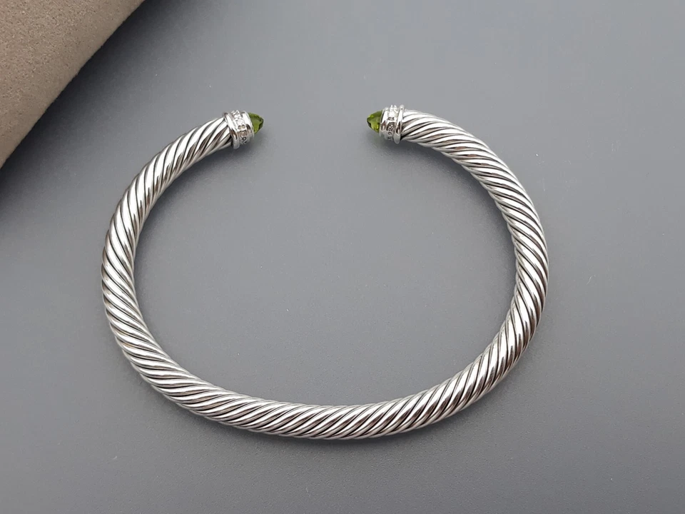 David Yurman 5mm Cable Classics Bracelet with Peridot and Diamonds size Medium - Image 3 of 4