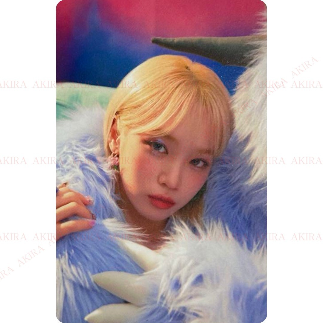 LE SSERAFIM JAPAN 3rd SINGLE CRAZY ALBUM PHOTO CARD & JAPAN LE SSERAFIM JAPAN 3rd SINGLE CRAZY ALBUM PHOTO CARD & JAPAN