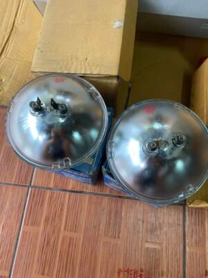 JDM KOITO HEADLIGHT HEADLAMP DATSUN 1600 SSS 510 521 610 620 710 2