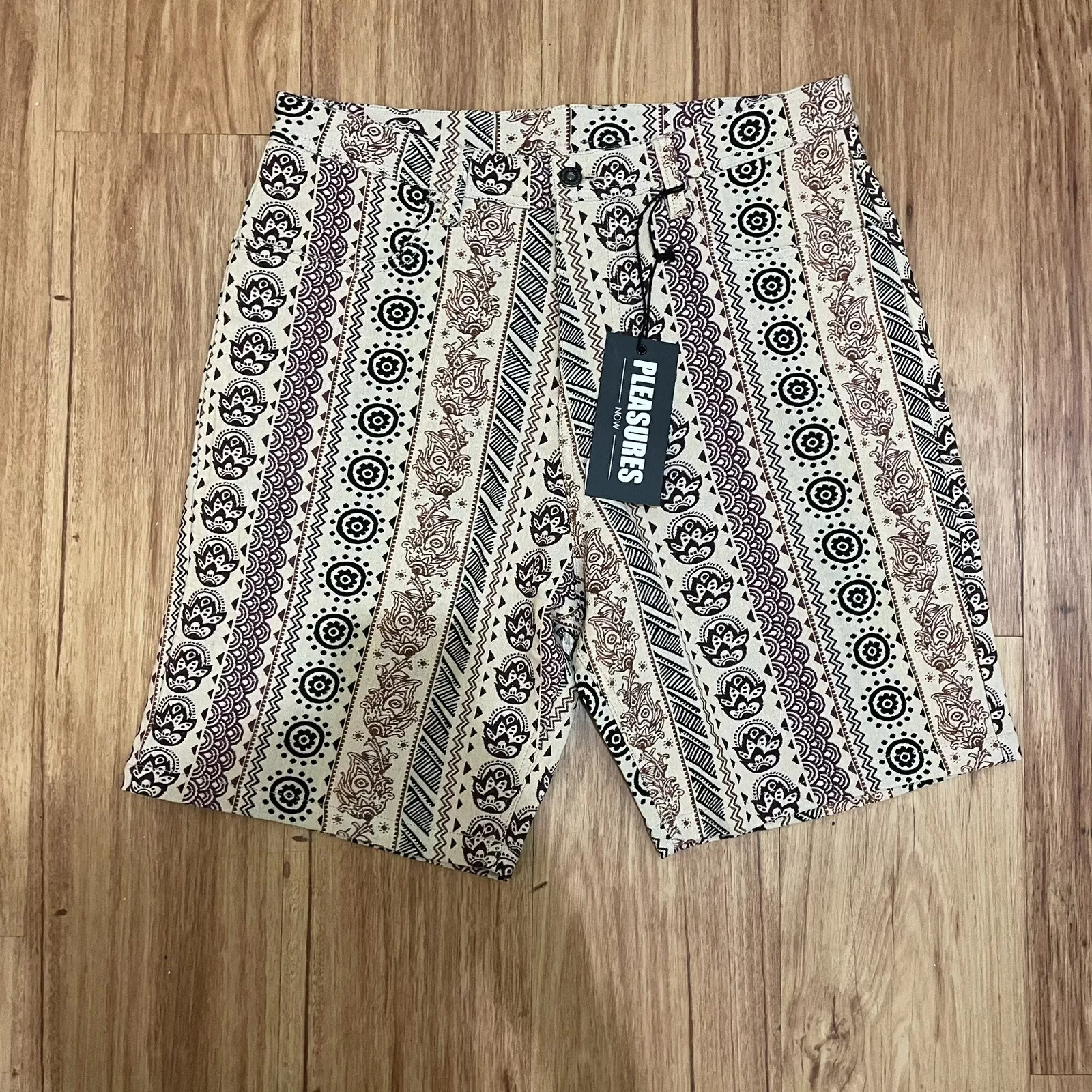 Short cachemire Pleasures Orbit « marron » taille 32   Streetwear Supreme FTP Kith
