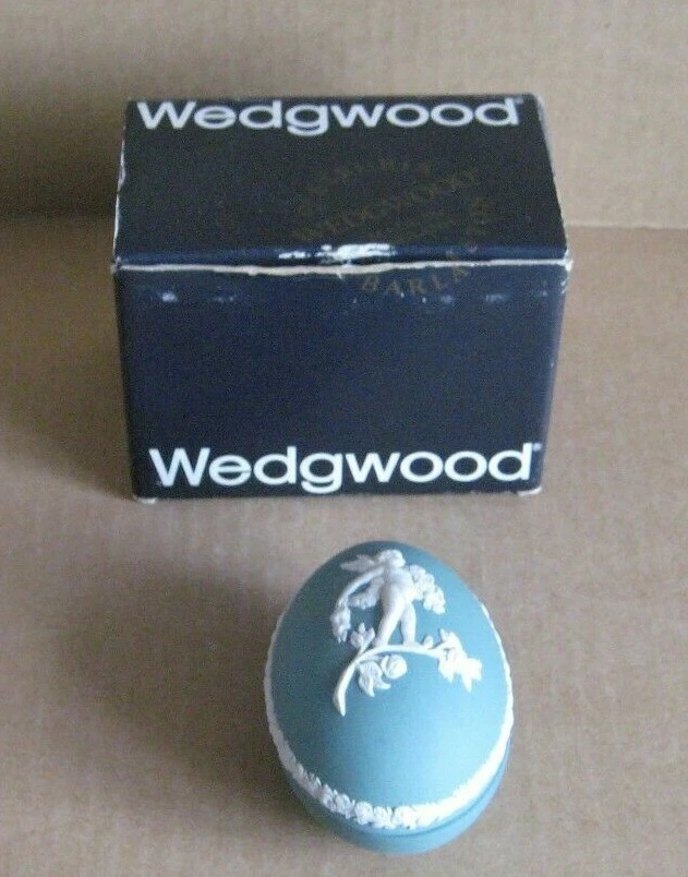 Wedgwood TEAL Jasper Small CUPID Summer EGG BOX Boxed ❤️