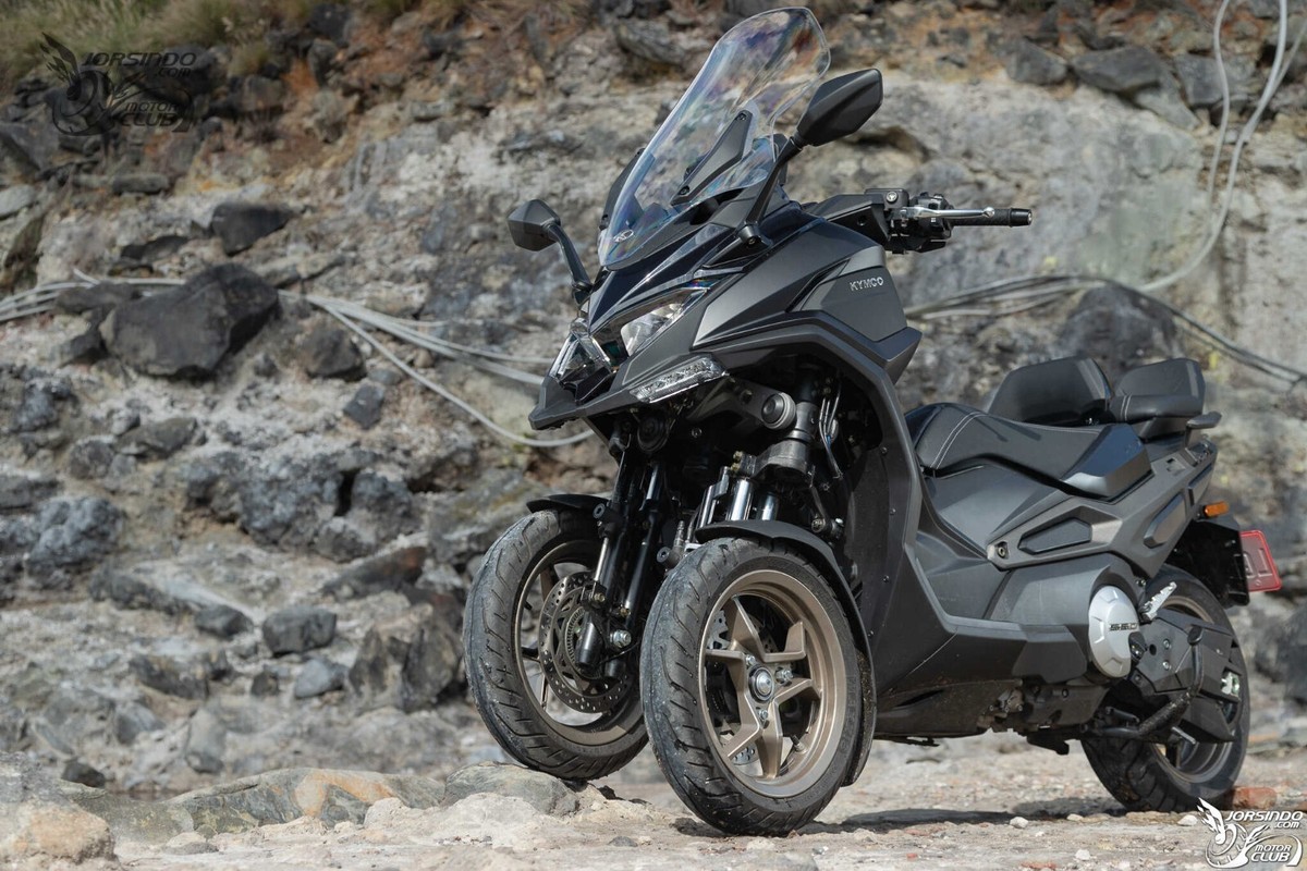 KYMCO CV3 550 MIDDLE FOOT PLATES GH-2226-A0 | eBay