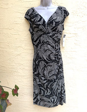 NWT! CHAPS Whit/Black SleevelesCinch Side Stretch Sheath Dress Sz M $95