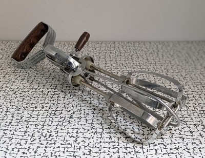 60er 70er Vintage Teak Griff Drehbar Hand Schneebesen Ei Schläger Display TV Film Requisite