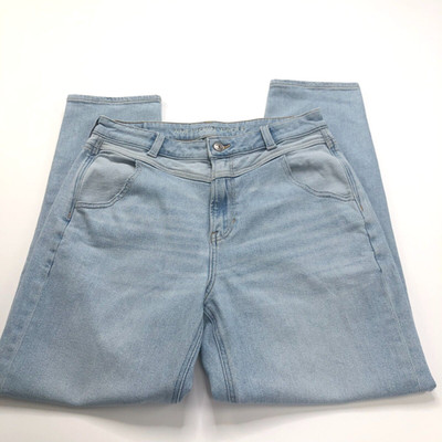 American Eagle Mom Jean 8 Reg (Fits 29W 26.5L) High Rise Denim Jeans Light Wash
