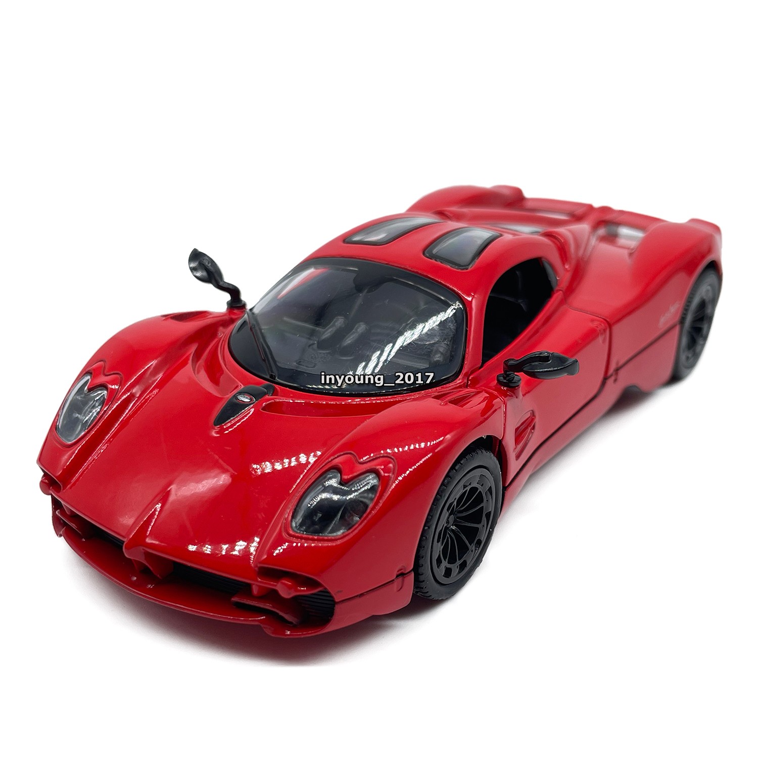 1/36 Pagani Utopia Model Toy Car Diecast Toy Vehicle Doors Open Pull Back