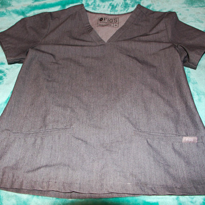 FIGS Technical Collection Women s XS Gray V-Neck Short Sleeve Scrub Top