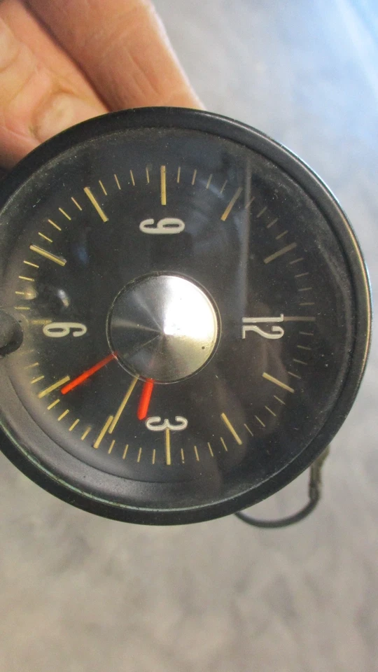 Reloj Oldsmobile Cutlass 442 Supreme 1967 Foto 2 de 4