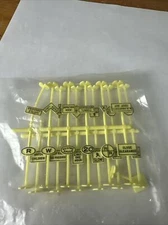 HO Scale Bachmann Plasticville Yellow Street Railroad Signs Set of 24
