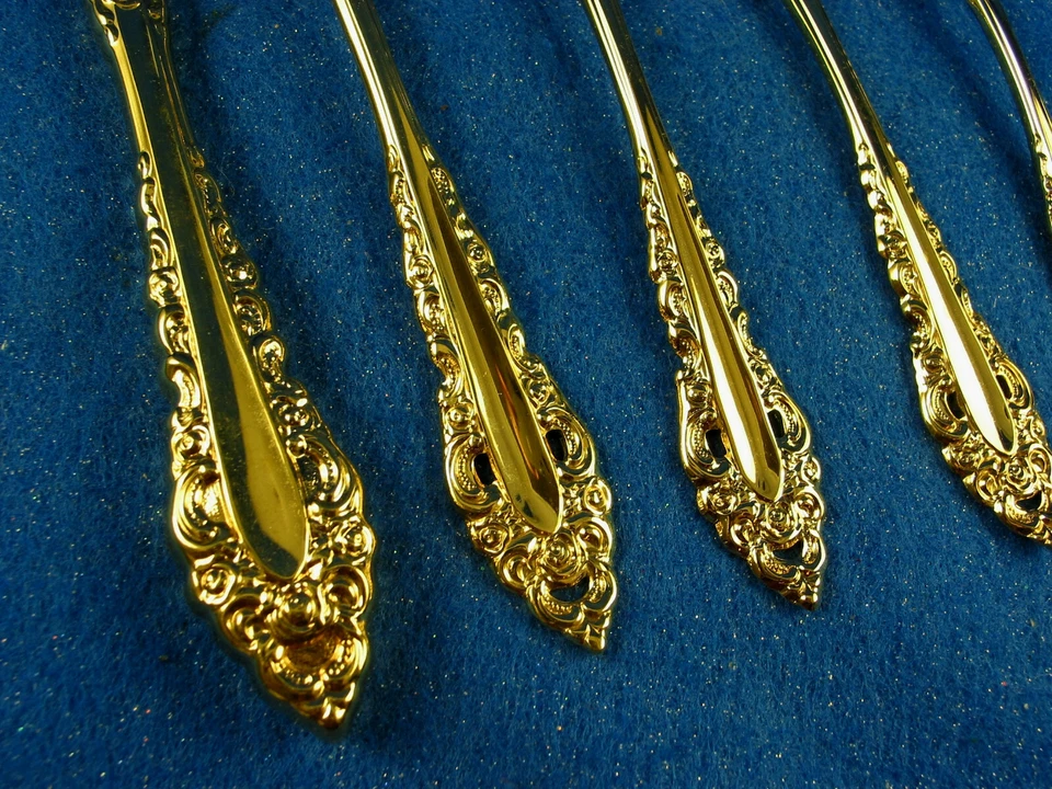  Community/Oneida: "Golden Royal Grandeur" 68 Piece Svc for 12  - Image 3 of 3