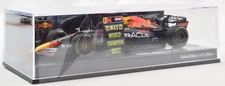 Minichamps Red Bull - Verstappen -2022 Japanese GP 1:43 Diecast F1 Car 410221801