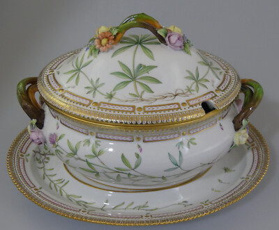 Flora Danica Terrine oval 3559 mit Presentoir 3561 Royal Copenhagen  1. Wahl TOP