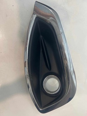 2017-2020 CHRYSLER PACIFICA RH FOG LIGHT BEZEL OEM 68229006AA