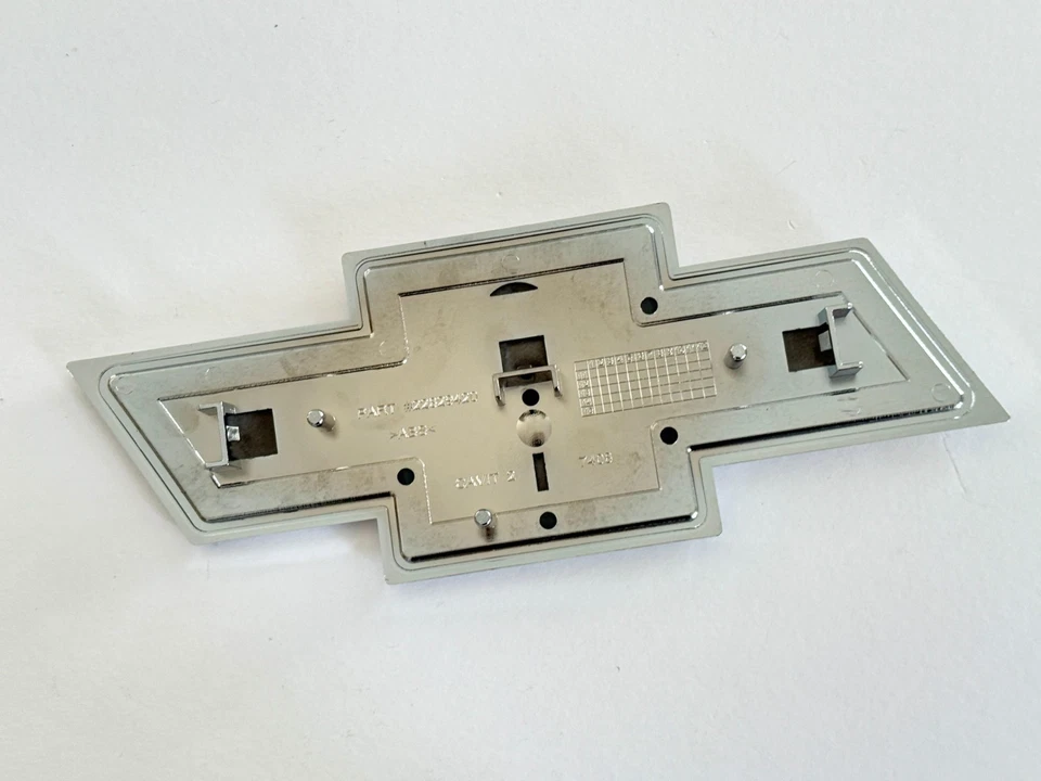 Chevrolet Silverado HD 2011-2014 pajarita parrilla delantera emblema 2500 3500HD ajuste OEM Foto 3 de 3