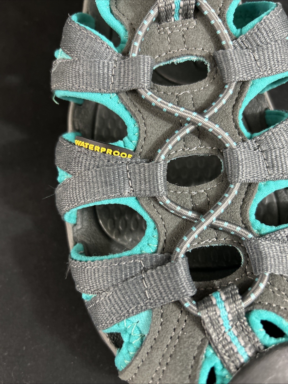 Sandali donna Keen nuovi con scatola taglia 7M Whisper ombra scura ceramica 1003717 lavabili