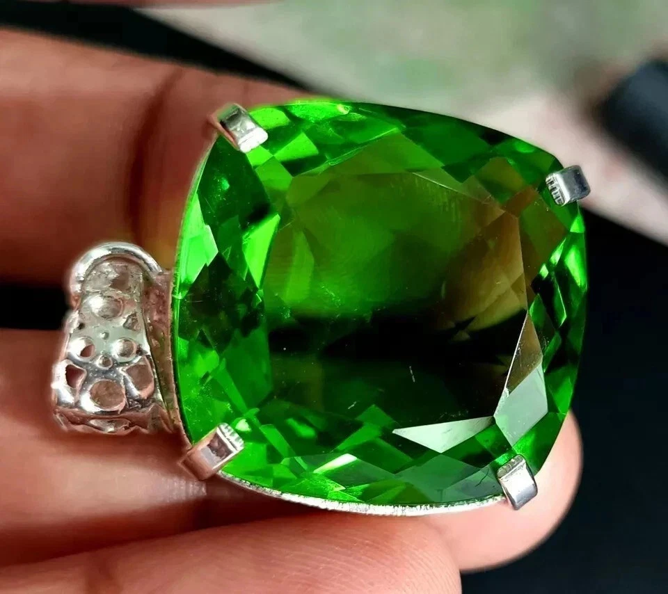 Colgante de piedras preciosas certificadas de plata de ley 925 corte cojín topacio verde 57 quilates Foto 4 de 4