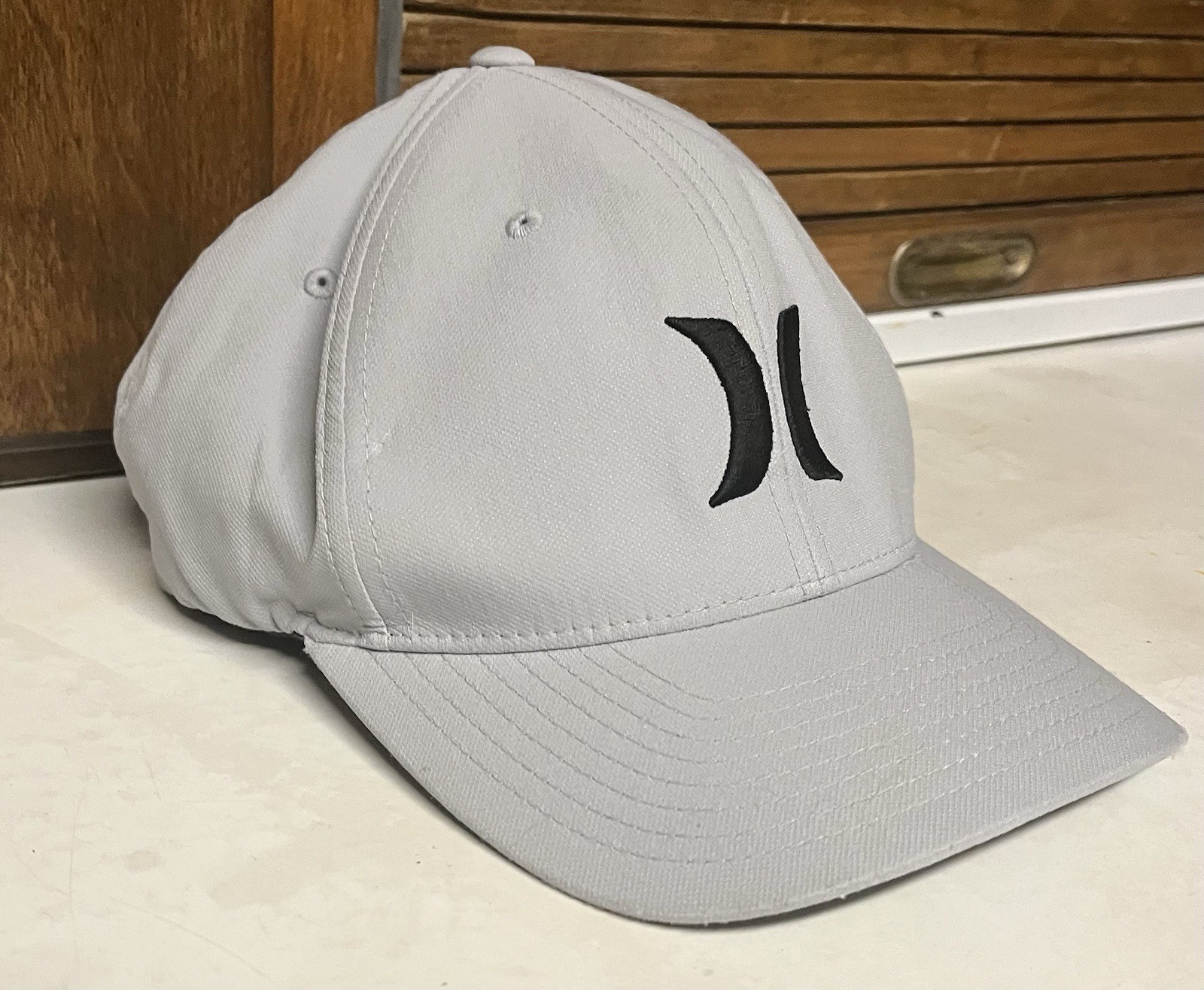 Hurley Fitted Hat, Heather Gray Cap, w/Silver Logo, Flexfit Stretch Size L/XL
