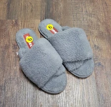 NWOT women's Sorel Grey go mail run slippers size 9