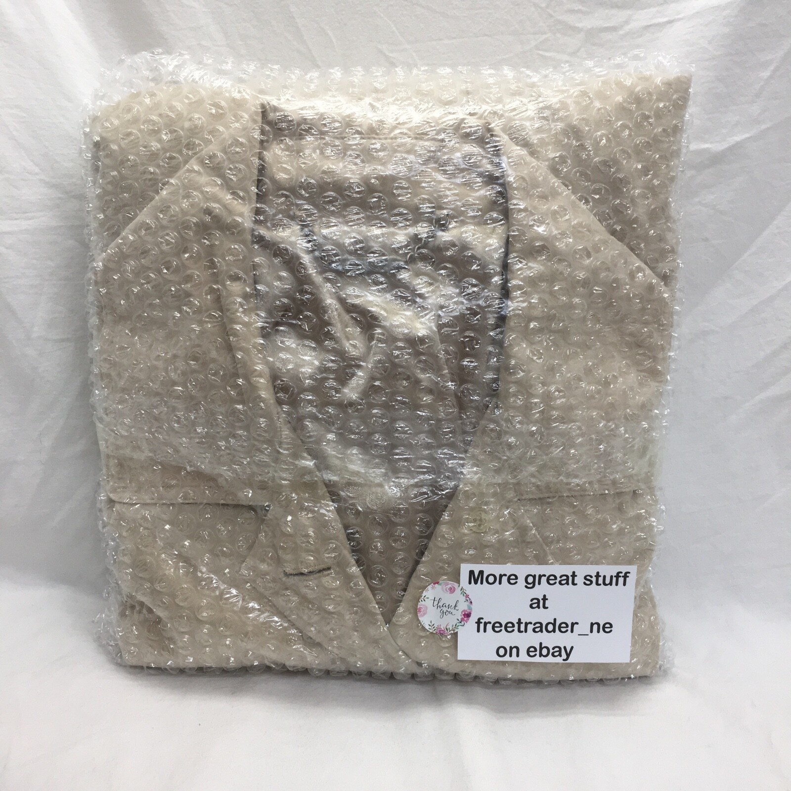 Women's cream coloured raincoat. Belt. Full lining. F… Gem