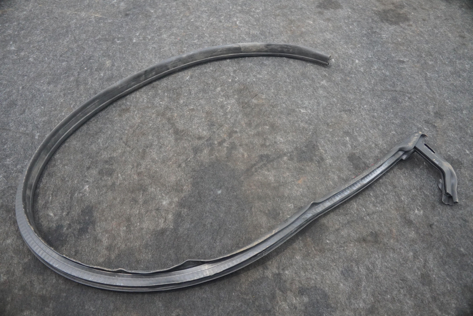 Right Passenger Door Weather Strip Seal Gasket 14AB318SP McLaren 720S Spider 20
